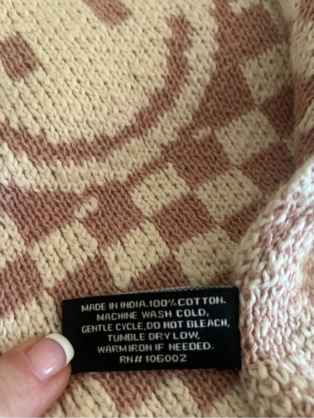 Tahari Table Runner/Shoulder Wrap Pink & Cream Knit Checkerboard Smiley Faces